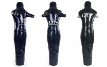 Манекен тренировочный для единоборств LEV UR LV-5367 ( PVC, высота 160см, черный)